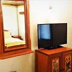 за гости The Old House 3* ヴェリングラード