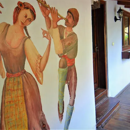 за гости The Old House 3*