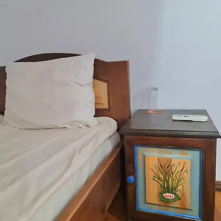 за гости The Old House 3*