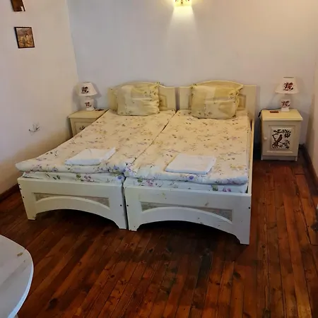 за гости The Old House Hotel Velingrad