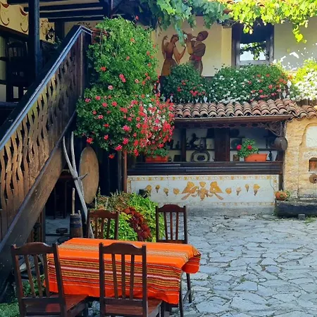 за гости The Old House Velingrad